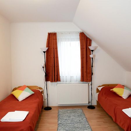 Liszt Apartman Печ Екстер'єр фото