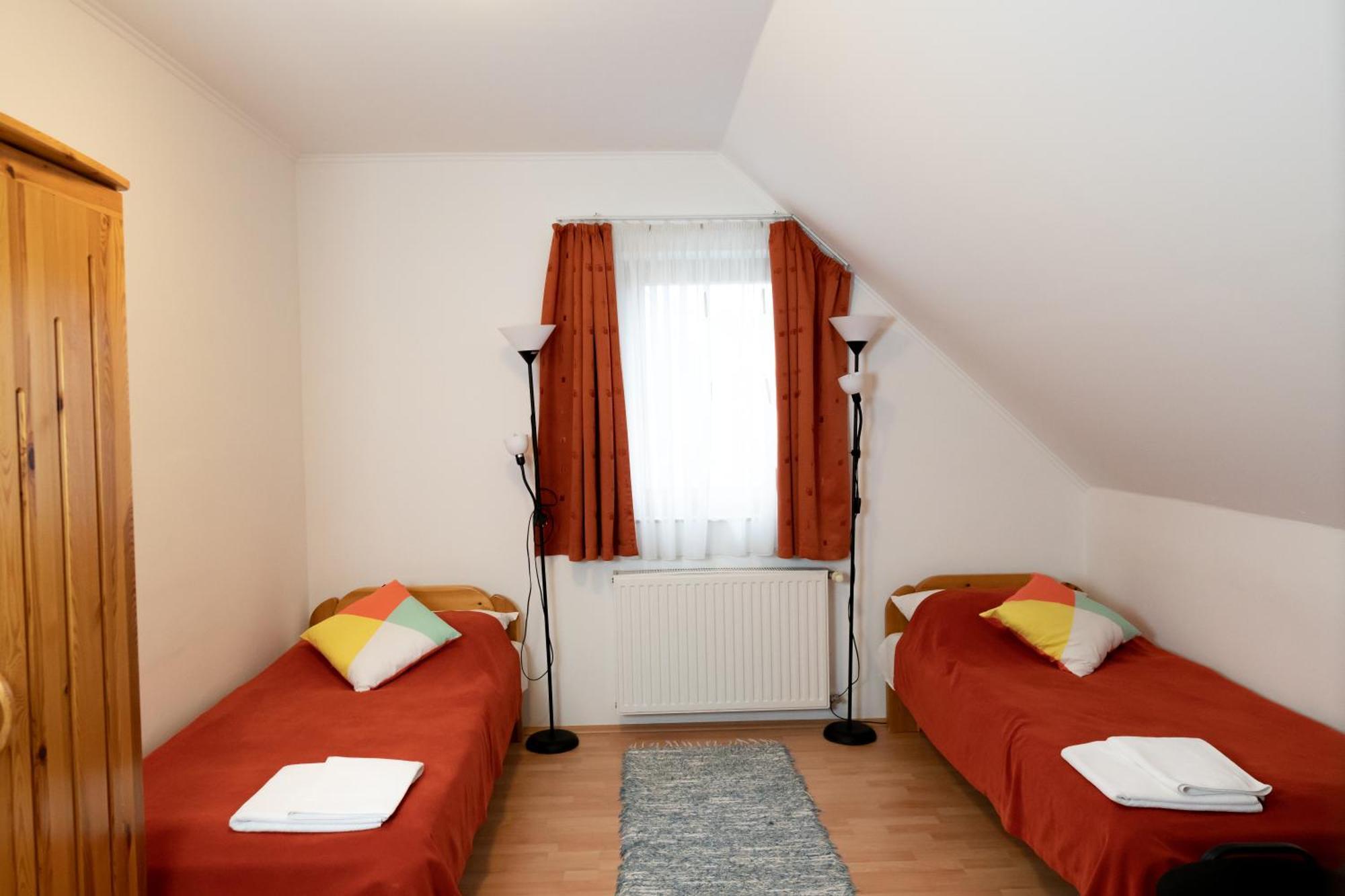 Liszt Apartman Печ Екстер'єр фото