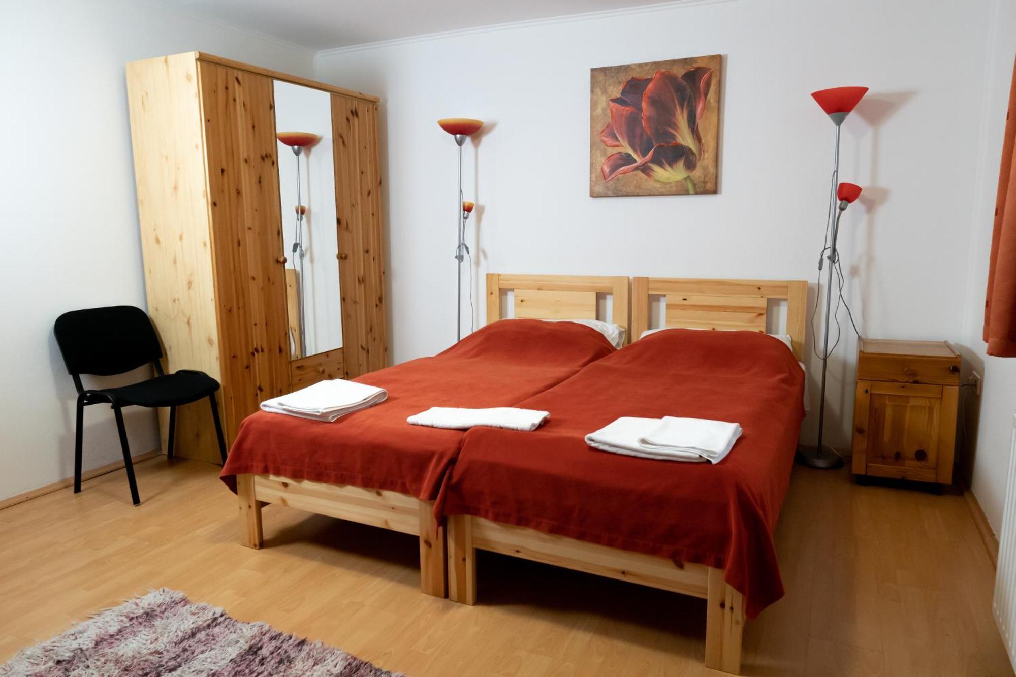 Liszt Apartman Печ Екстер'єр фото