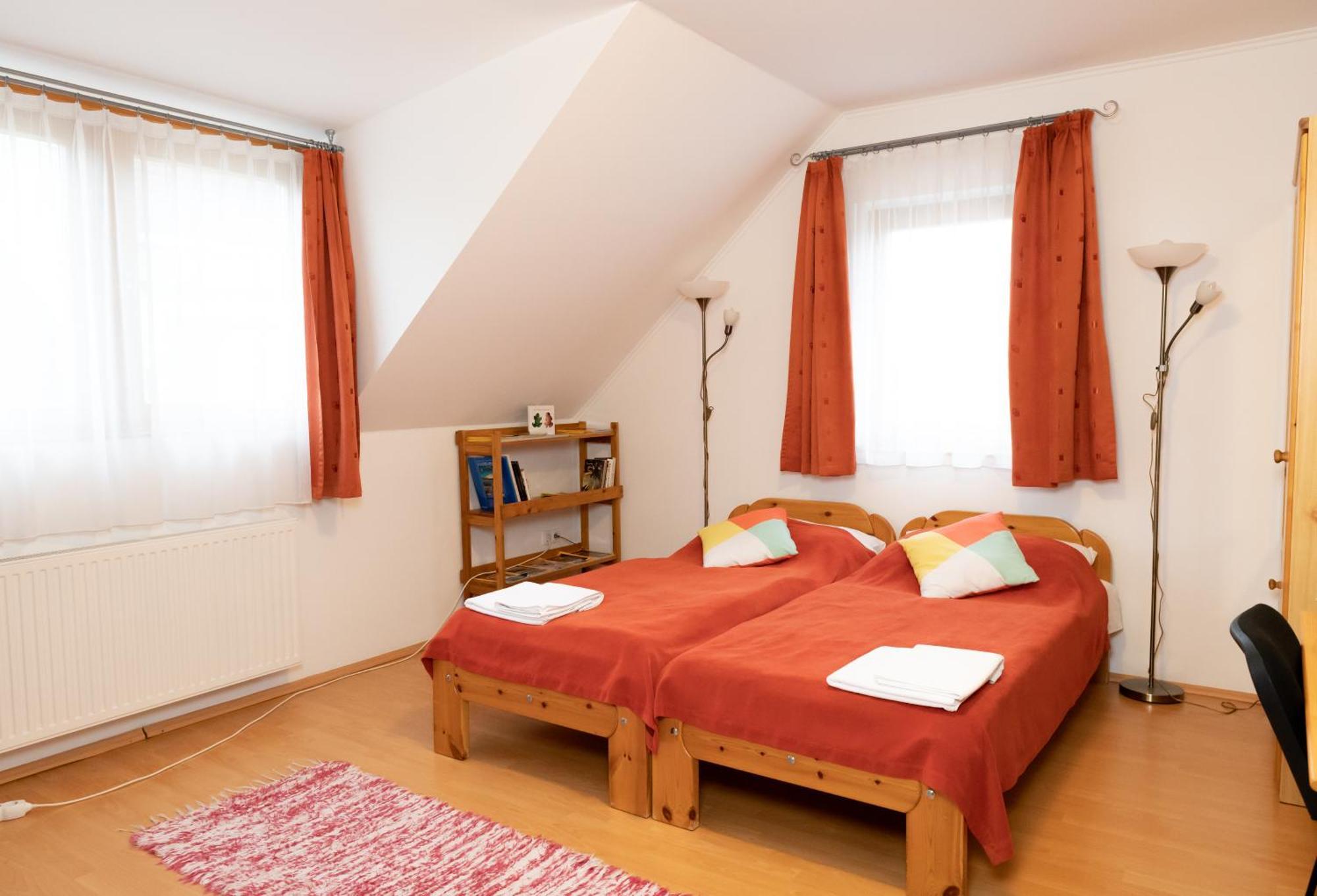 Liszt Apartman Печ Екстер'єр фото