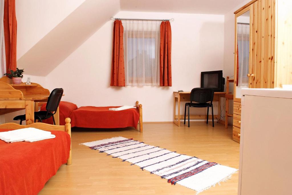 Liszt Apartman Печ Екстер'єр фото